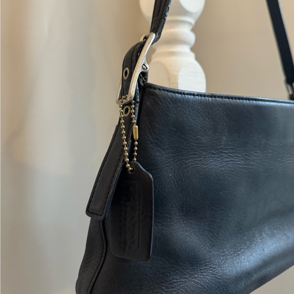 Coach Vintage Legacy Shoulder Bag 9861 – Black Glove-Tanned Leather (2002) - Picture 9 of 13